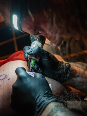 Day in the life of a tattoo artist | Workday Highlights