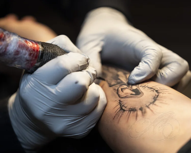 How Do Walk-In Tattoos Work | Everything You Should Know